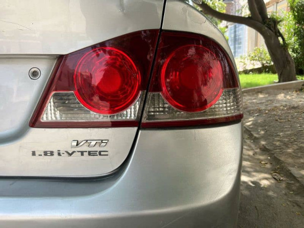 honda-civic-vti-oriel-2008-big-1