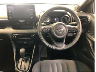 toyota-yaris-2021