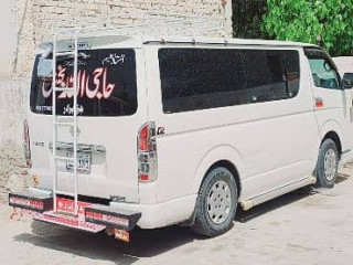 toyota-hiace-2011