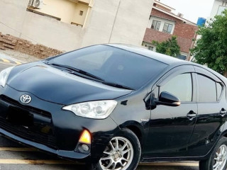toyota-aqua-2013