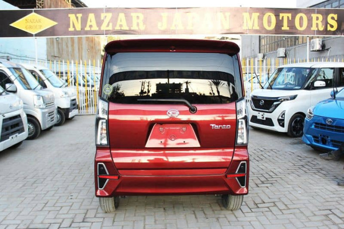 daihatsu-tanto-custom-x-style-model-2021-big-2