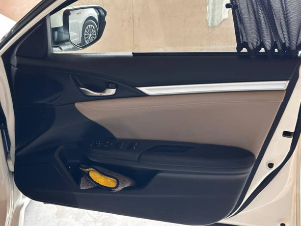 honda-civic-oriel-cvt-i-vtec-model-2020-ug-package-big-11