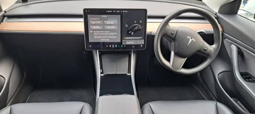 tesla-model-3-dual-motor-range-2020-big-12