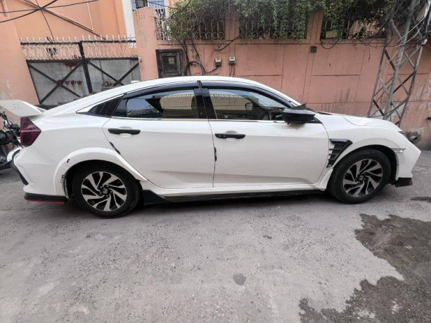 honda-civic-vti-oriel-prosmatec-red-meter-ug-201820-big-3
