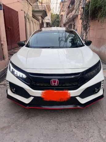honda-civic-vti-oriel-prosmatec-red-meter-ug-201820-big-0
