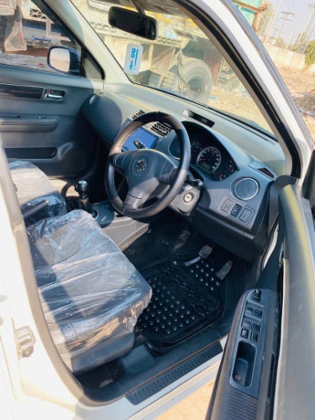 suzuki-swift-2011-03071765229-big-4
