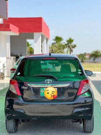 toyota-vitz-2014-big-6