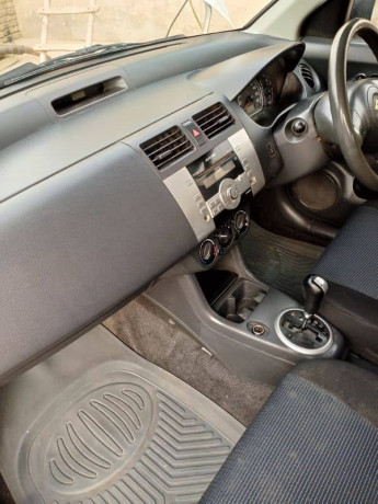 suzuki-swift-dlx-automatic-big-18