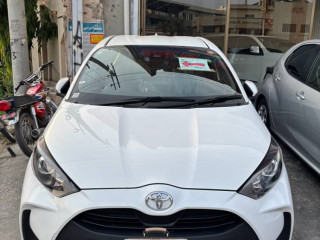 toyota-yaris-x-package-hash-back