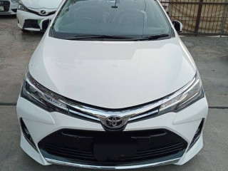 toyota-corolla-altis-grande-2022