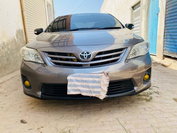 toyota-corolla-altis-2012-big-5