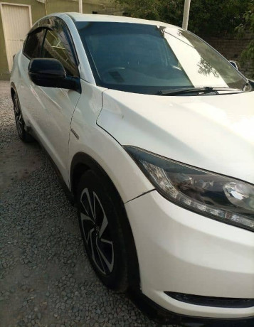 honda-vezel-2016-rs-big-2