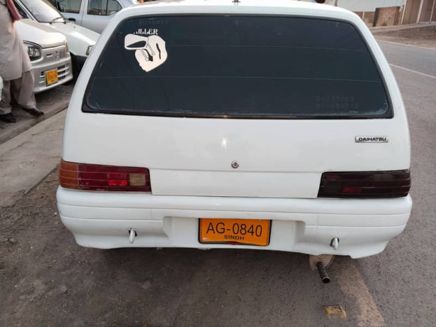 daihatsu-charade-1992-big-10