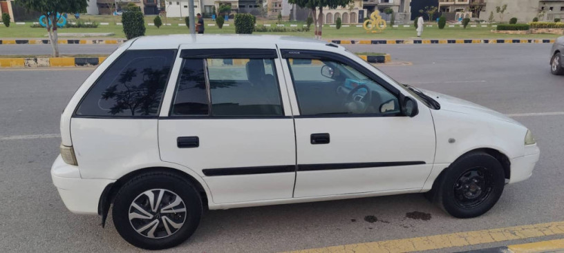 suzuki-cultus-vxr-2010-big-1