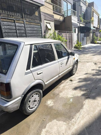 daihatsu-charade-1994-big-3