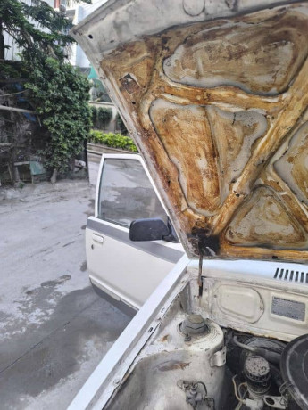 daihatsu-charade-1994-big-10
