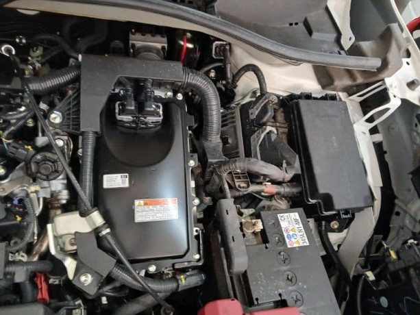 toyota-corolla-cross-hev-x-2024-big-12