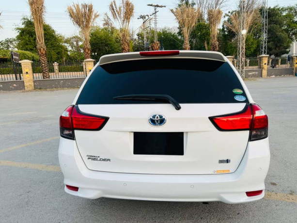 toyota-corolla-axio-hybrid-15-2018-corolla-axio-2018-big-4