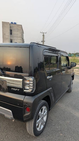 daihatsu-taft-g-chrome-venture-model-20222025-big-2