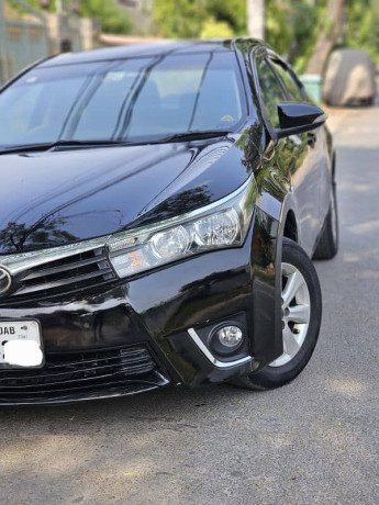 toyota-corolla-gli-automatic-2014-big-3