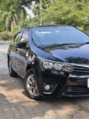 toyota-corolla-gli-automatic-2014-big-2