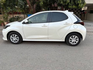 toyota-yaris-2021