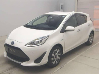toyota-aqua