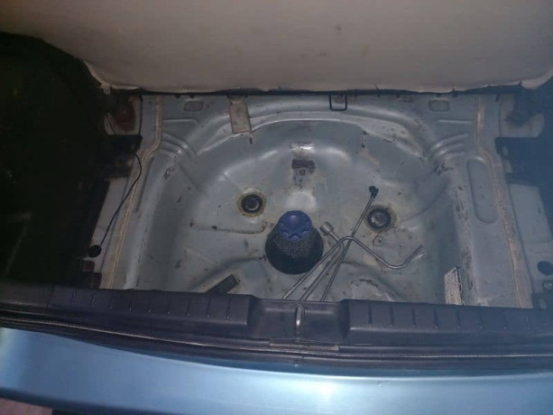 toyota-vitz-2007-big-10