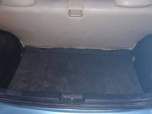 toyota-vitz-2007-big-11