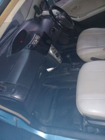toyota-vitz-2007-big-7