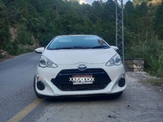 toyota-aqua-2015