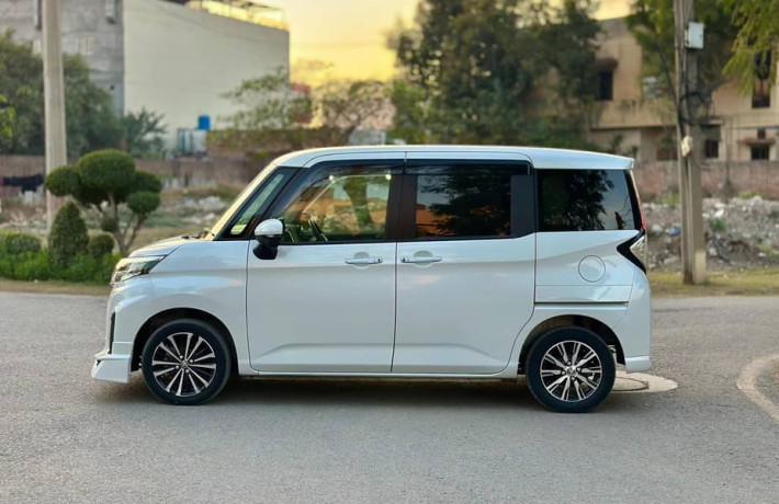 toyota-roomy-custom-g-10-20222024-big-3