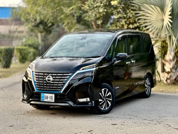 nissan-serena-e-power-highwaystar-20202022-big-2
