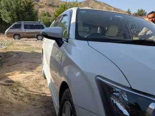 toyota-fielder-072013