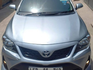 toyota-corolla-altis-2011