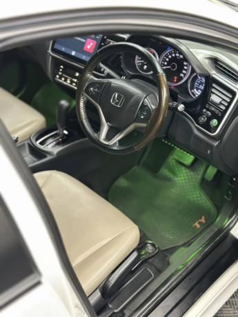 honda-city-aspire-15l-aspire-cvt-big-11