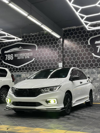 honda-city-aspire-15l-aspire-cvt-big-12