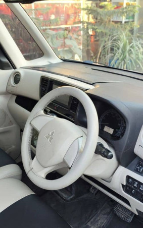 mitsubishi-ek-space-20152018-big-5