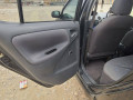 vitz-2002-1000cc-small-17