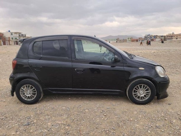 vitz-2002-1000cc-big-7