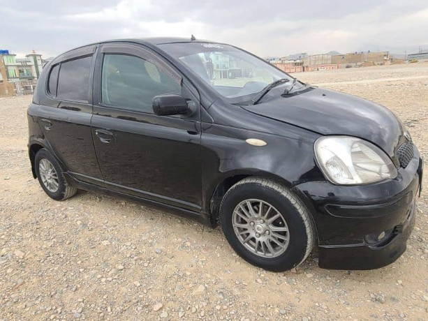 vitz-2002-1000cc-big-11