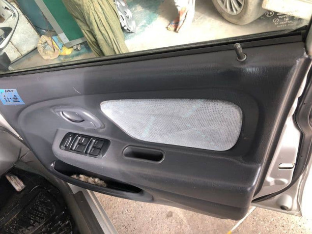 suzuki-alto-2004-big-8