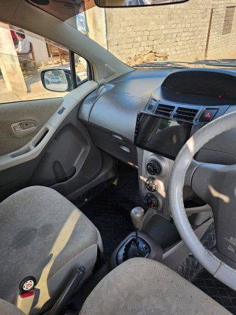 toyota-vitz-2007-big-6