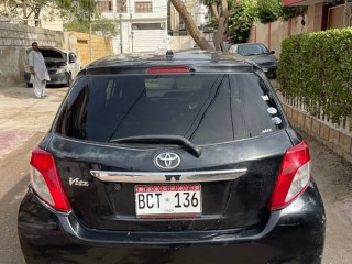 toyota-vitz-2011