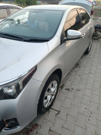 toyota-corolla-gli-2016-automatic-big-11