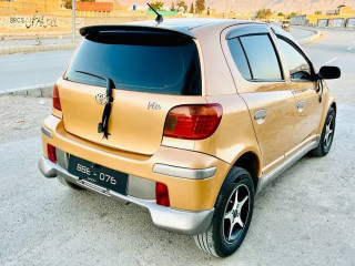 vitz-2004-1000cc-beagh-room