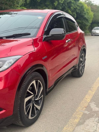 honda-vezel-rs-sensing-201720222023-1st-owner-big-2