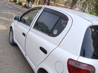 toyota-vitz-2001