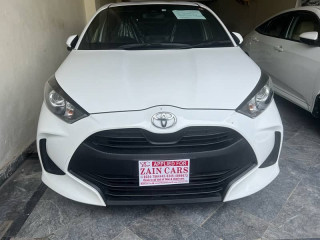 toyota-yaris-2021