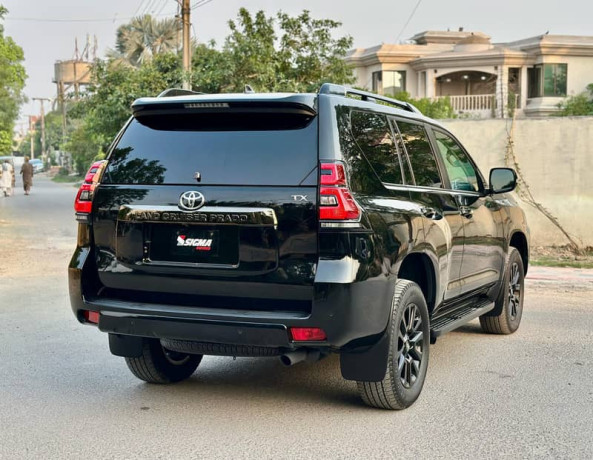toyota-prado-tx-l-black-selection-20202025-big-10
